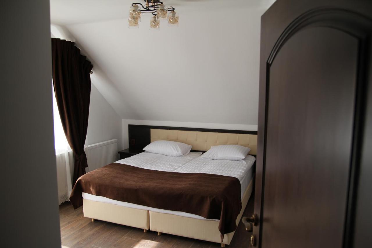 Купецький Двір Hotel Mizhhirya  Exterior foto