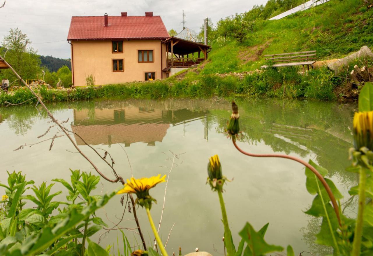 Купецький Двір Hotel Mizhhirya  Exterior foto