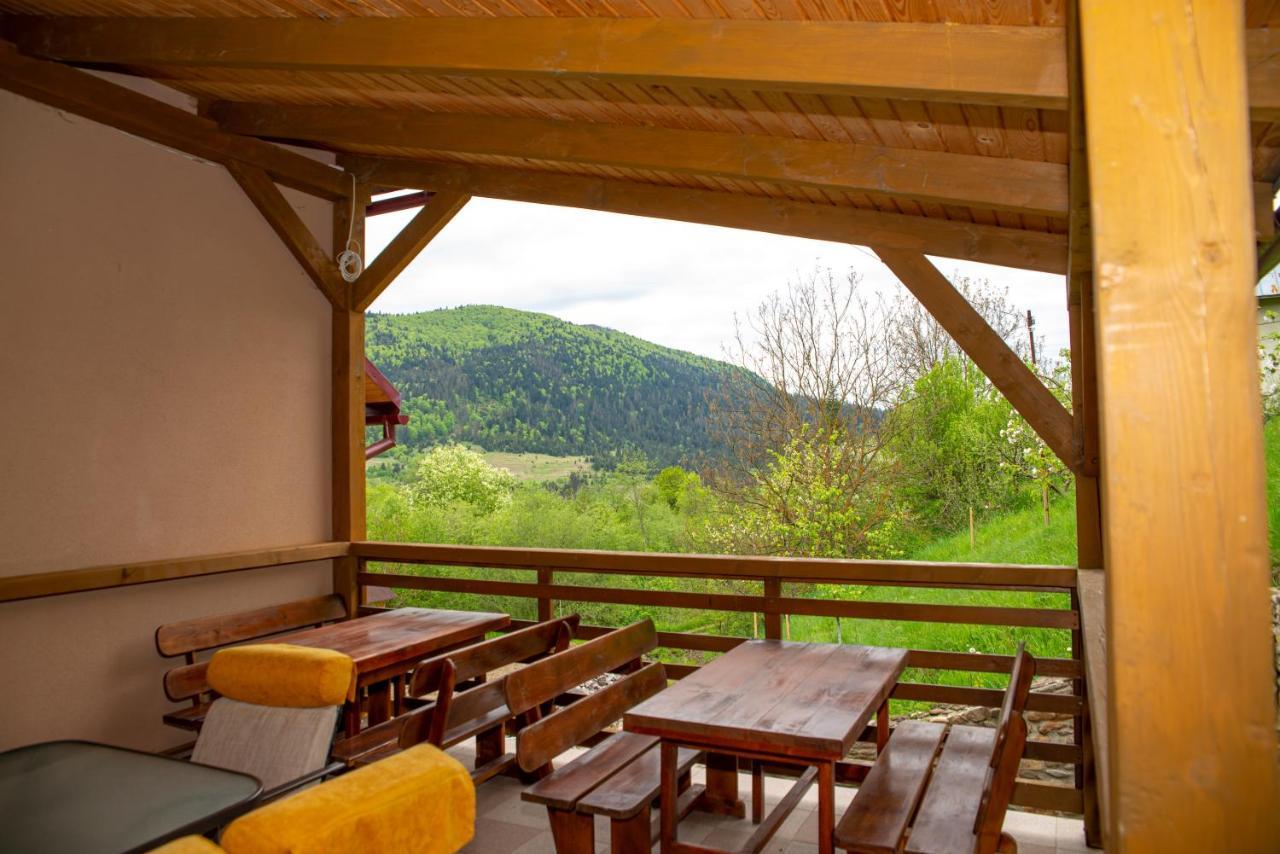 Купецький Двір Hotel Mizhhirya  Exterior foto