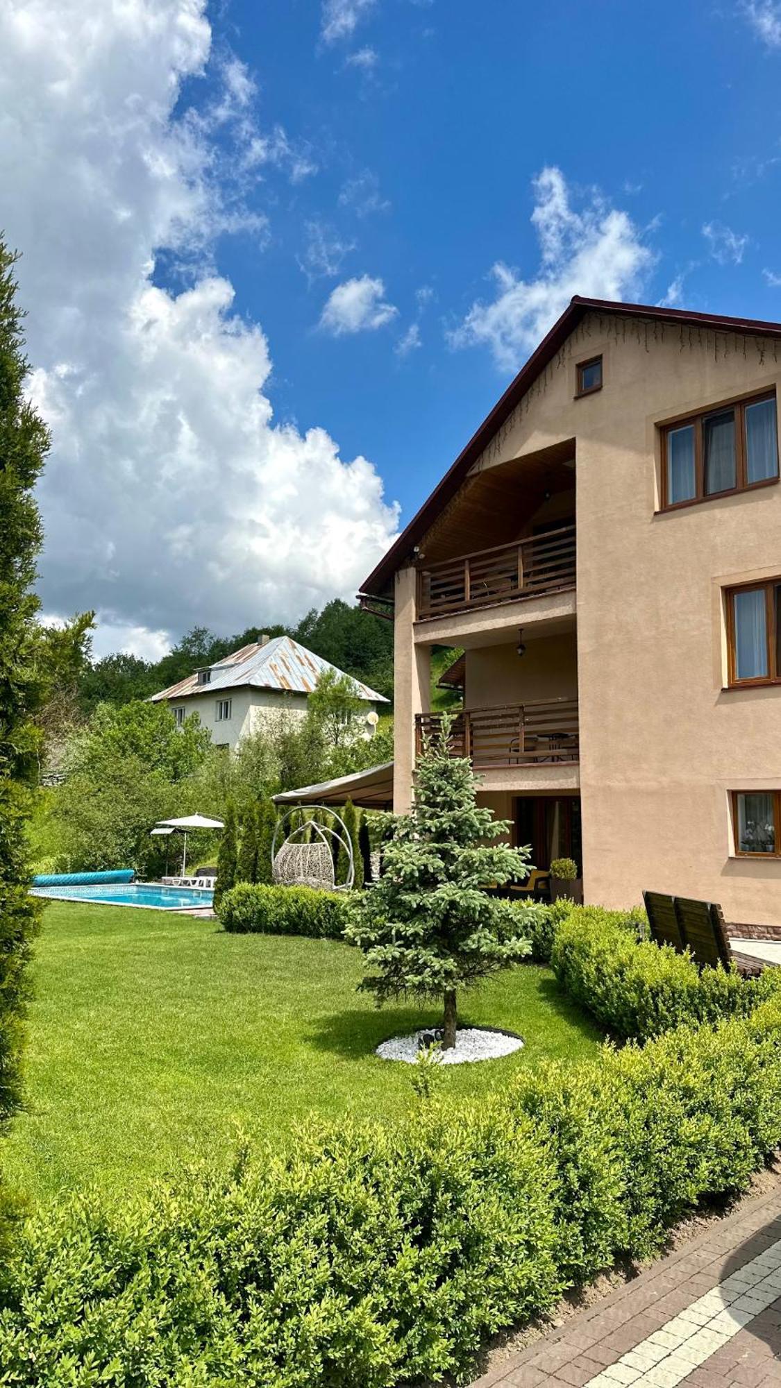 Купецький Двір Hotel Mizhhirya  Exterior foto